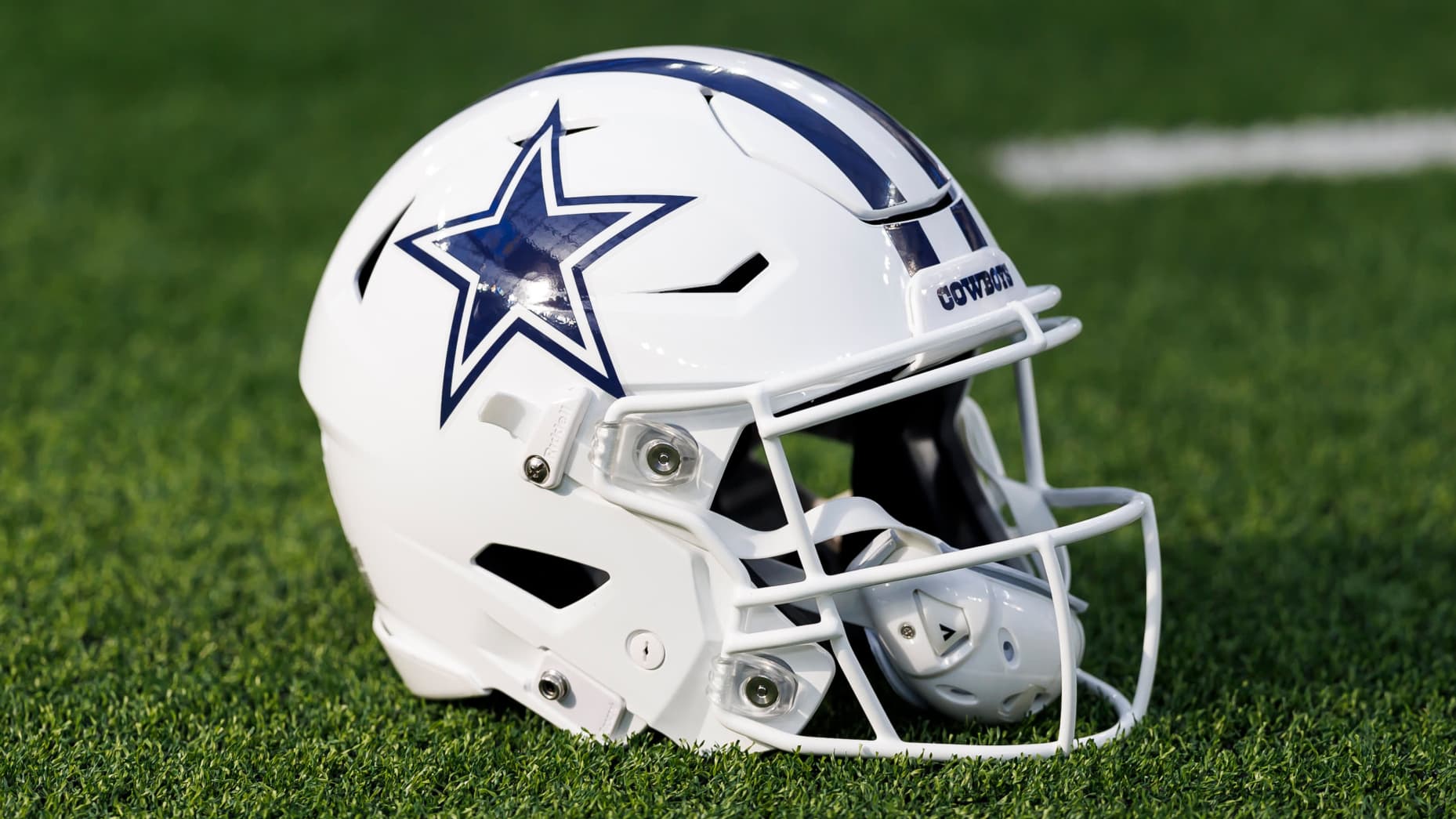 Breaking: Dallas Indecision Raises High Ambiguity Between Signing Of Two Major Star Players