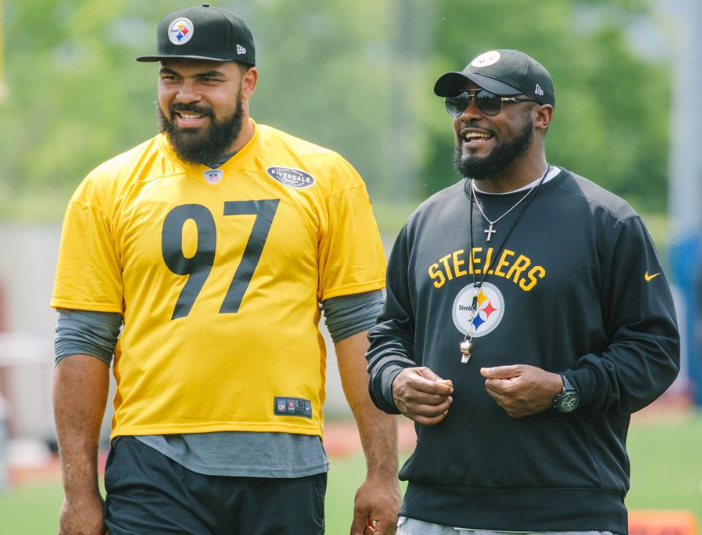 Just In: Steelers Star Fires Stronge Message to Aaron Rodgers